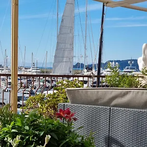 https://albergo-stella-di-mare.hotelitalianriviera.com